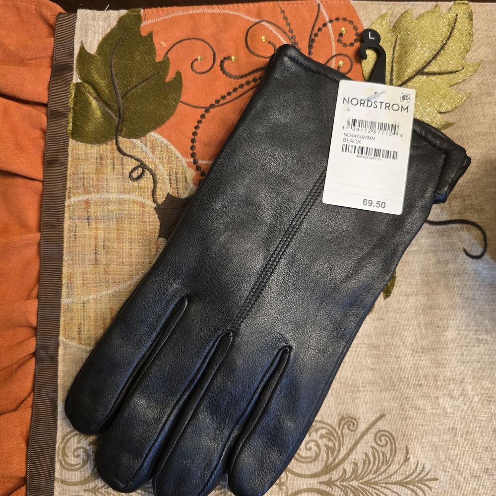 Nordstrom Classic Black Leather Gloves